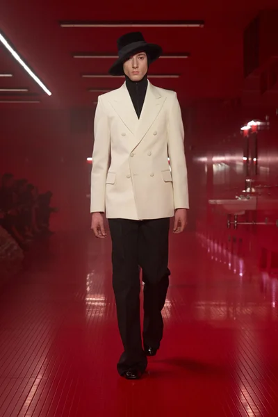 Look 44